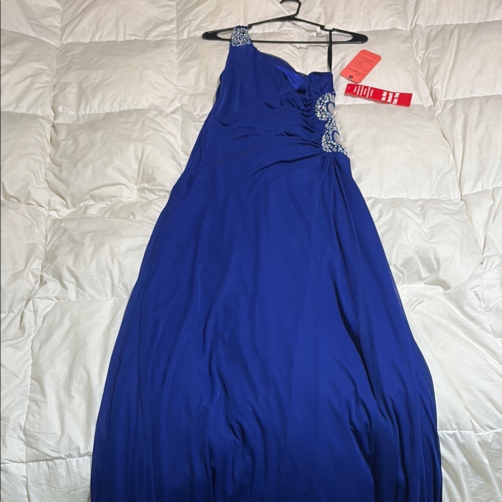 Elegant Blue One-Shoulder Gown